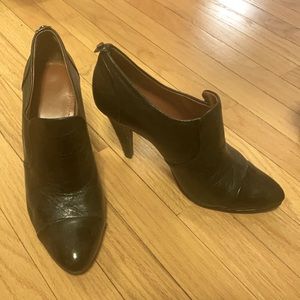 Calvin Klein Chrissie cap toe leather booties